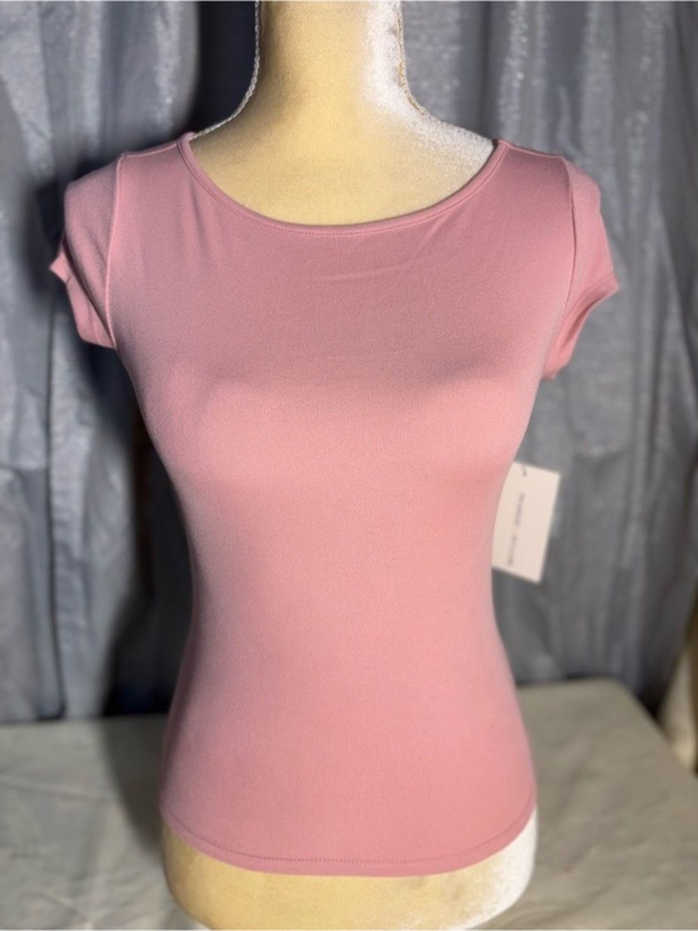 NWT- Women's Scoop Neck Cap Sleeve Tee in Dusty Pink